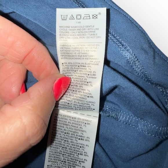 ATHLETA Outbound V-Neck Tee - Jay Blue Women’s 1X - Picture 8 of 11